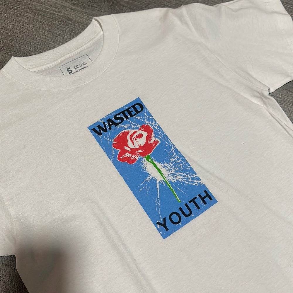 Wasted youth rose tee. never been worn!